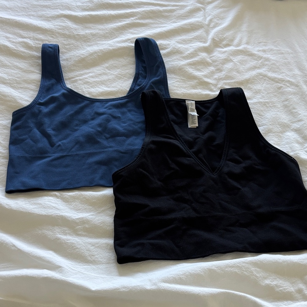 2 Athleta Ribbed Tops - bundle with black and blue Large